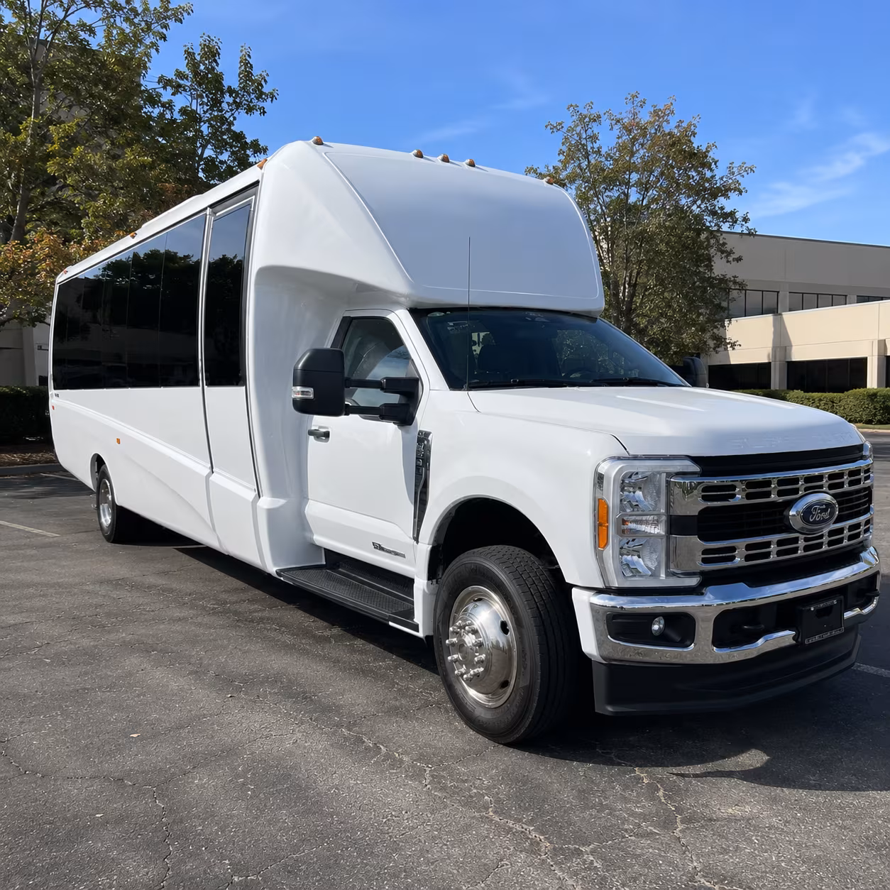 bus rentals for bands and performers traveling through lincoln