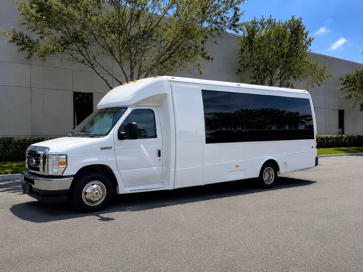 concert and music festival buses for groups heading to omaha