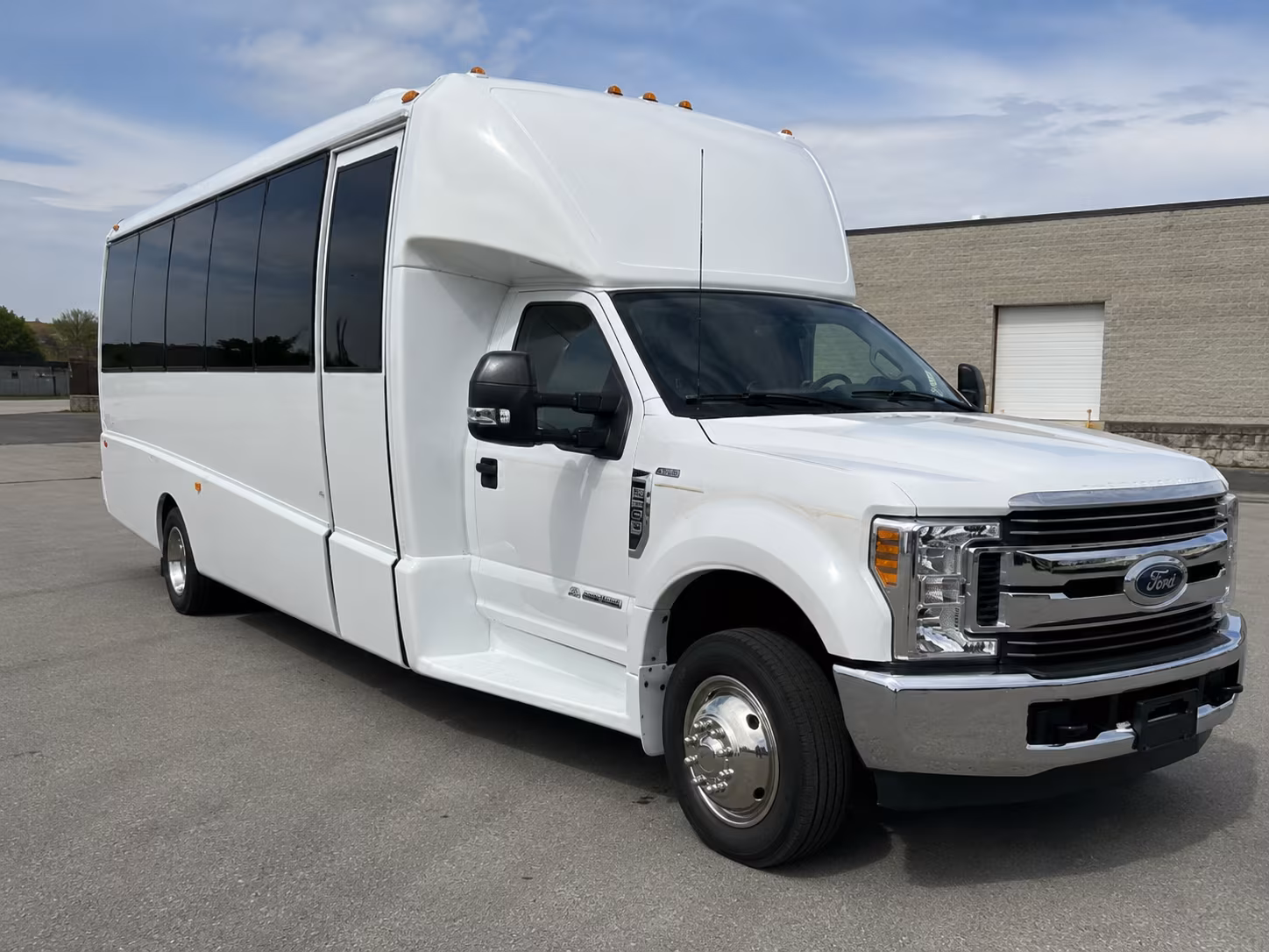 corporate and convention buses for lincoln business events