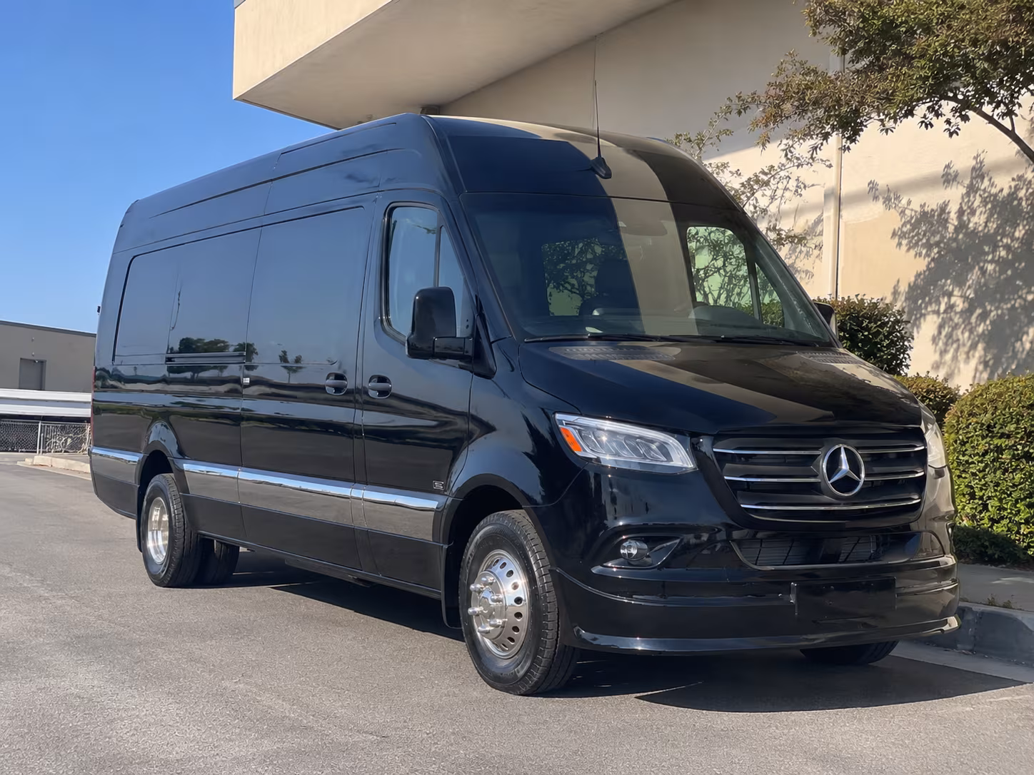 lincoln sprinter van with driver